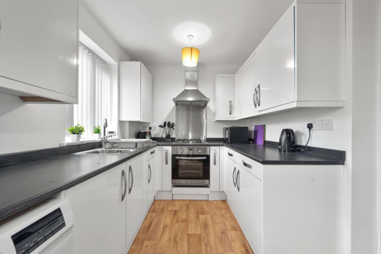 Exclusive House For Contractors And Families * Bradford (West Yorkshire)