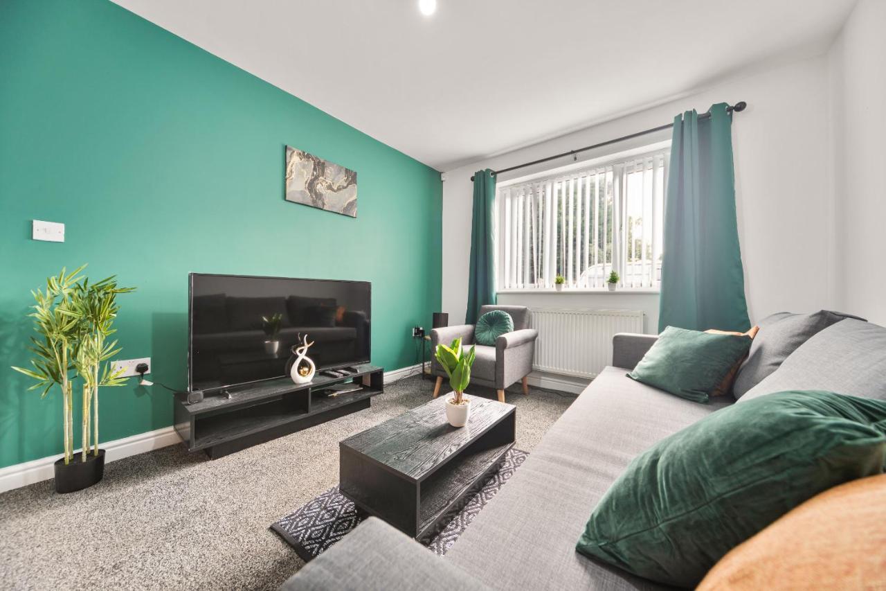 Exclusive House For Contractors And Families