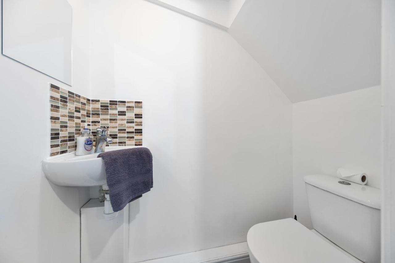 Exclusive House For Contractors And Families