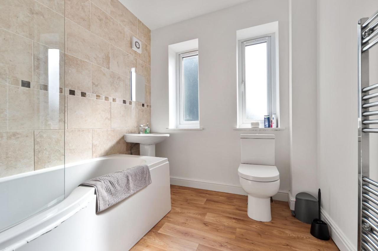 Exclusive House For Contractors And Families * Bradford (West Yorkshire)